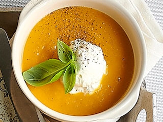 Soupe de butternut et chantilly au basilic