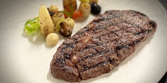 Entrecôtes d'Irlande selon Roland DEBUYST Sauce échalote et 5 préparations faciles de légumes