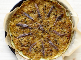 Pissaladière met aardappelkorst