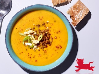 Soupe aux carottes, lentilles et lait de coco