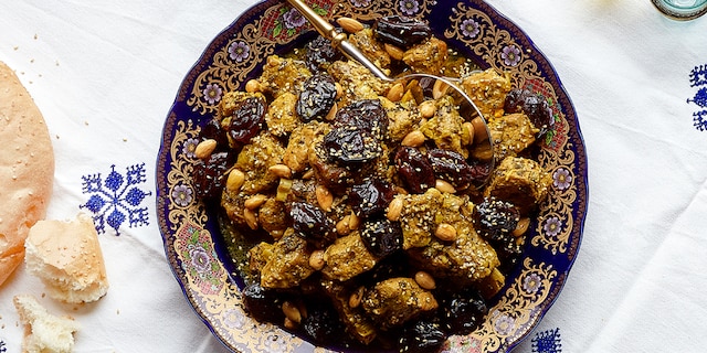 Tajine met gedroogde pruimen