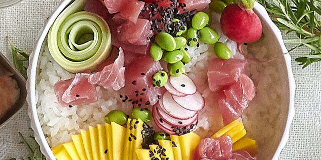 Chirashi met geelvintonijn