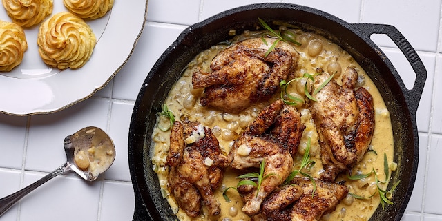 Piepkuiken met druivensaus en pommes duchesse