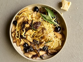 Linguine met champignons en truffelolie