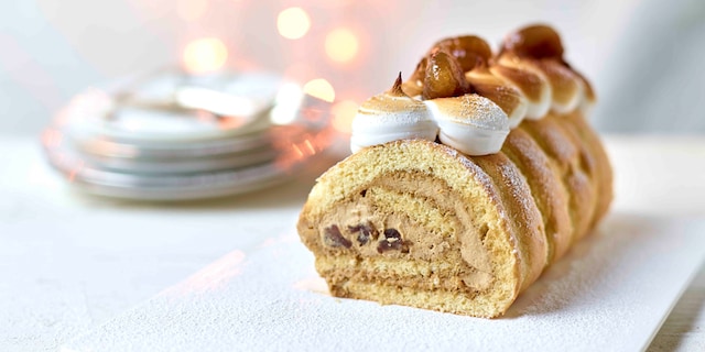Kerststronk met espresso, meringue en geglaceerde kastanjes