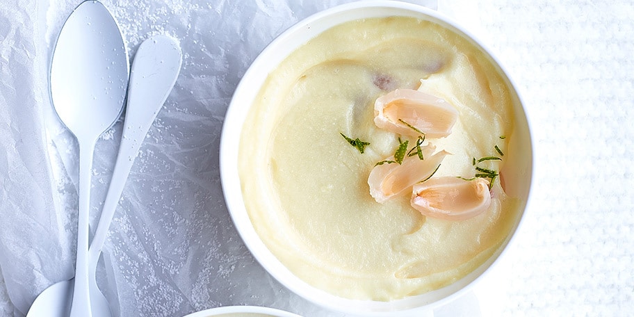 Witte chocolademousse met lychees