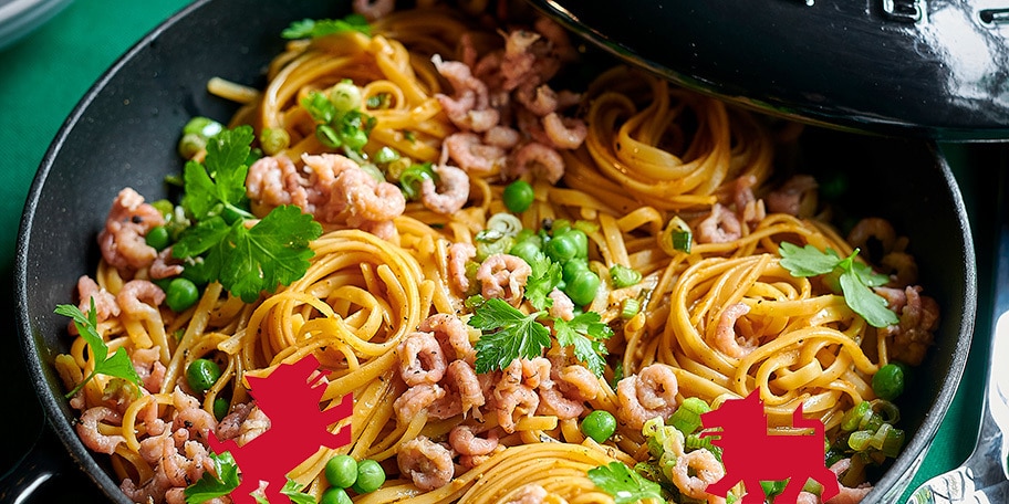 Linguine aux petits pois, crevettes grises et jus de bisque