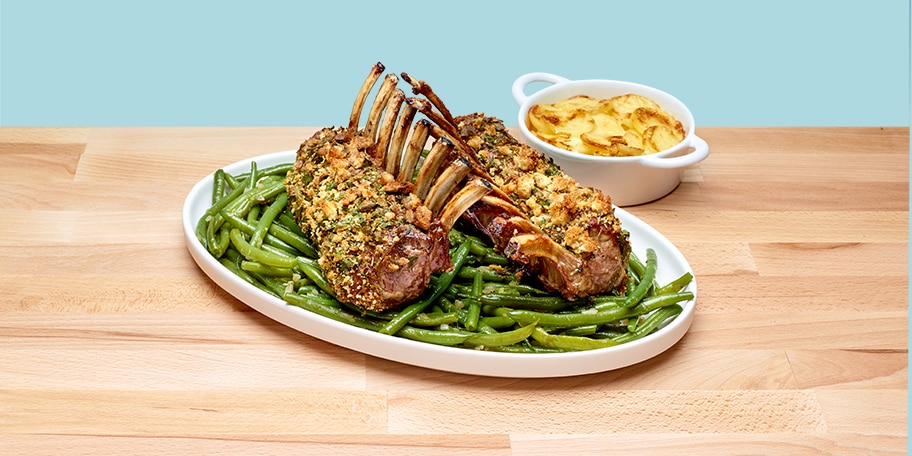 Couronnes d’agneau au crumble de persil, gratin dauphinois et haricots verts Plat National