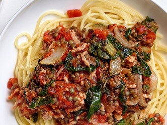 Spaghetti bolognaise met snijbieten en linzen