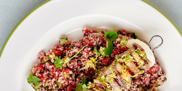 Brochettes de boeuf parfumées et salade tiède de quinoa