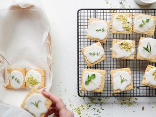 Zandkoekjes met citroen en kruiden