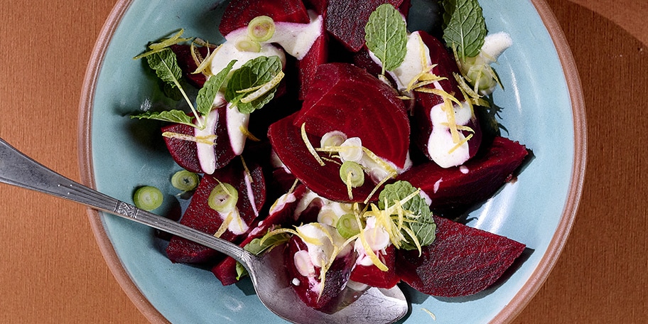 Salade de betteraves, sauce au yaourt