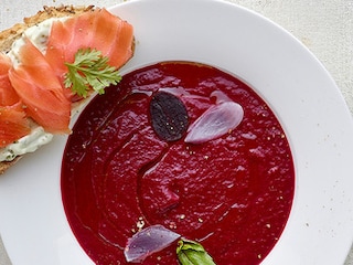 Soupe de betteraves et oignons rouges au gingembre