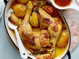 Cuisses de poulet rôties aux pommes, sauce liégeoise