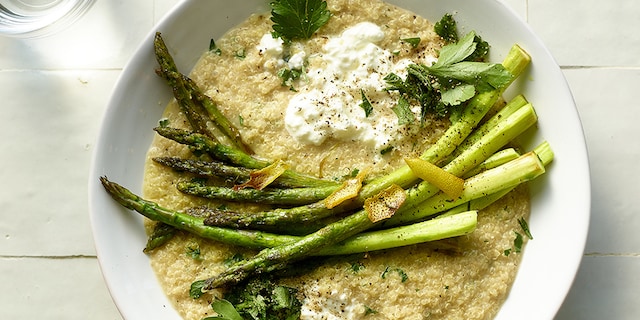 Risotto de quinoa aux asperges, citron et faisselle