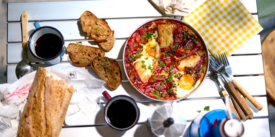 Shakshuka met spinazie en halloumi