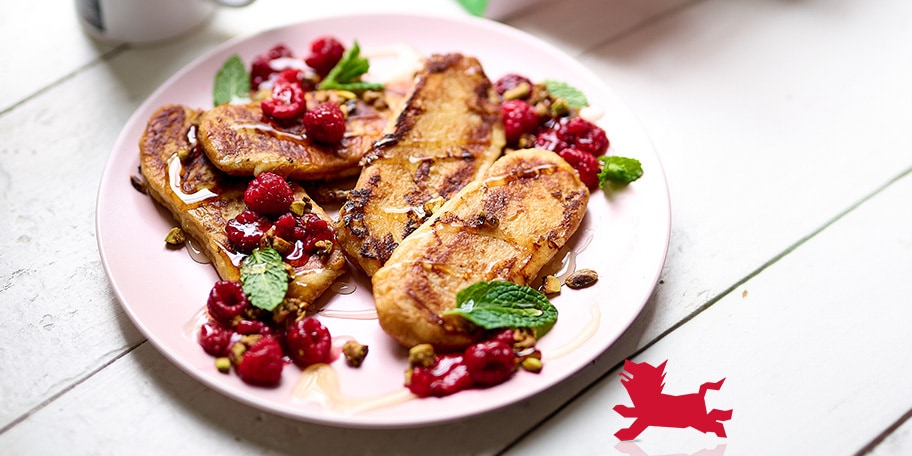 Kleine wentelfteefjes met frambozen en pistachenoten