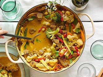 Curry vert d’agneau aux légumes