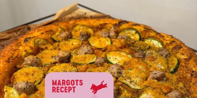 Bladerdeegpizza met courgettes en chipolata’s