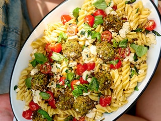 Spirelli aux falafels, feta et tomates datterino
