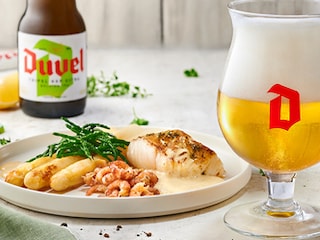 Poisson aux asperges blanches et à la sauce au beurre Duvel