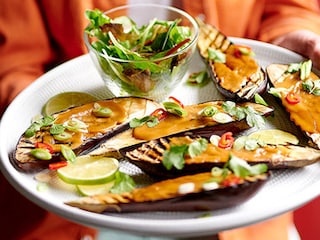 Gegrilde aubergines, met misomarinade