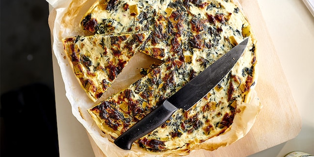 Quiche aux épinards, yaourt, tofu et noisettes