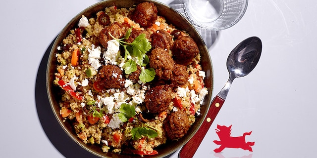 Quinoa aux légumes méditerranéens, feta et boulettes veggie