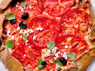 Rustieke taart met tomaten, feta en mascarpone
