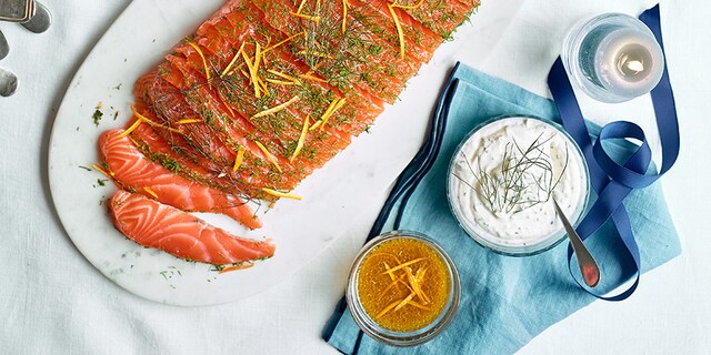 Zalm Gravlax met sinaasappel en cassonade, wasabi-sojasaus