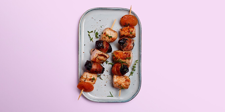 Brochettes de lapin aux pruneaux