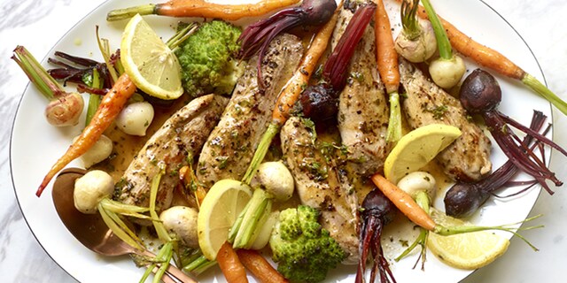 Lamsfilets met kruidenboter en minigroenten