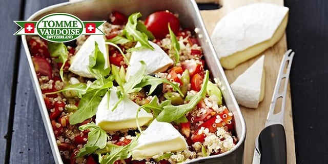 Salade van quinoa, kerstomaatjes en Tomme Vaudoise