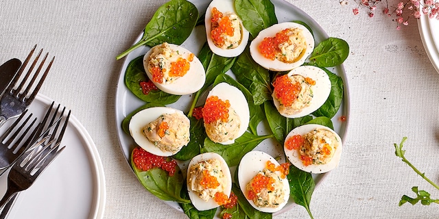 Mimosa-eieren met gerookte forel