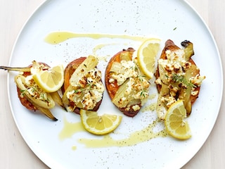 Canapés van zoete aardappel met paksoi