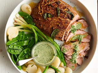 Rôti de veau basse température, sauce au cresson et légumes printaniers