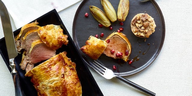 Filet de veau en croûte, chicons, purée aux marrons et grenade