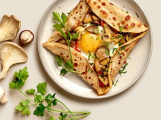 Hartige pannenkoek met champignons en spiegelei