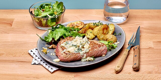 Chateaubriands au roquefort et grenailles rôties au thym