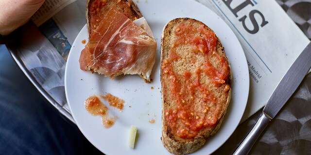 Pan con tomate