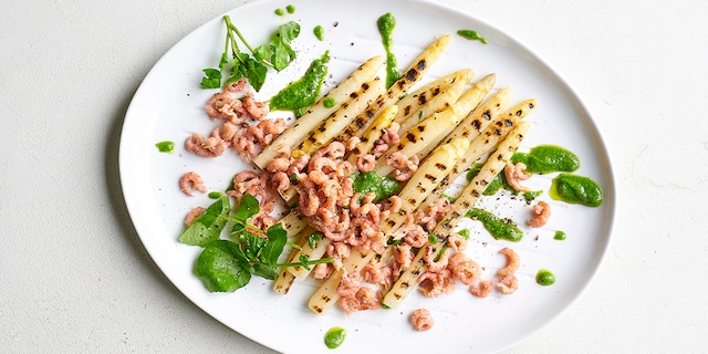 Asperges grillées aux crevettes grises et pesto de cresson