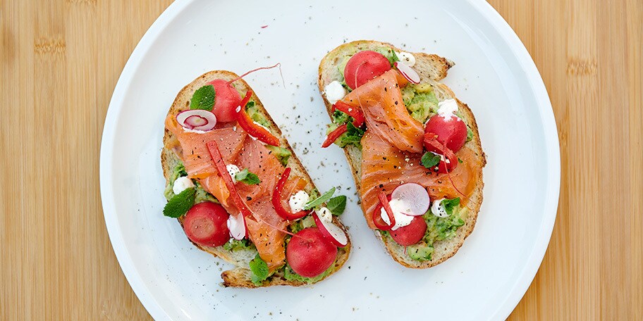 Avocado toast met gerookte zalm