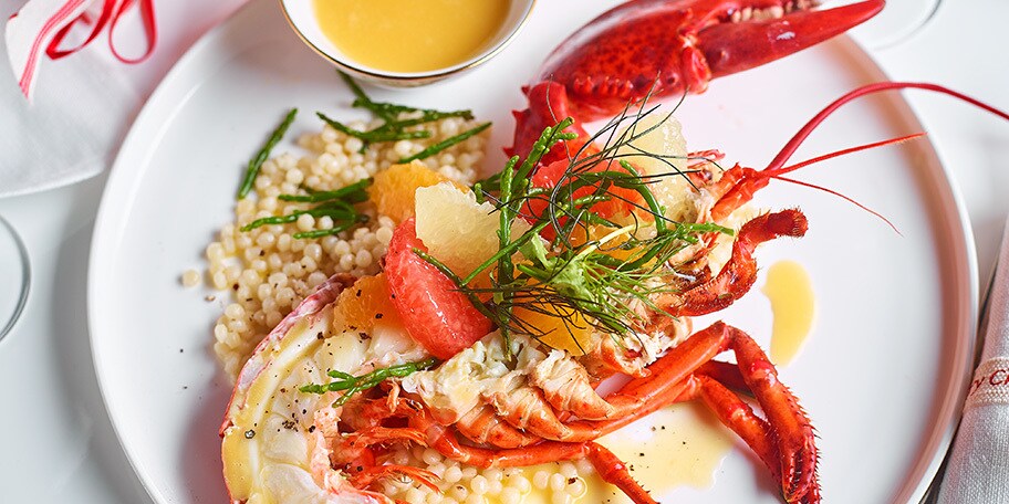 Homard aux agrumes, couscous perlé et passe-pierre