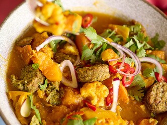 Groentecurry met falafel