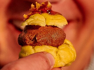 Soezen met chocolademousse en karamel