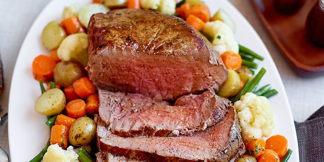 Rosbif avec bouquetière de légumes et grenailles