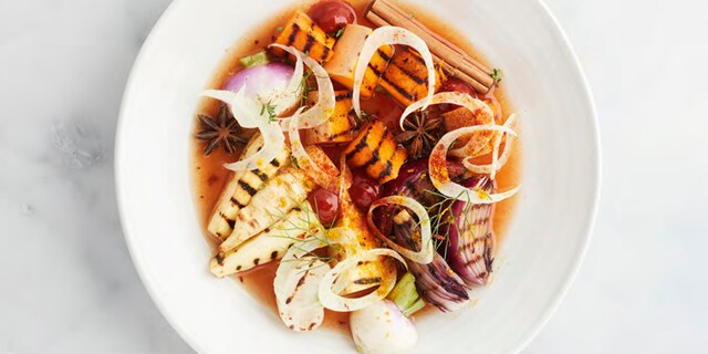 Bouillon van gegrilde wintergroenten