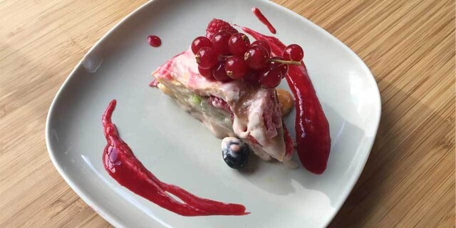 Gâteau de crêpes aux fruits
