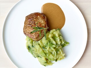 Médaillons de porc à la moutarde et stoemp au paksoi