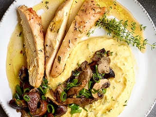 Gebraden kalkoen en smeuïge polenta met champignons